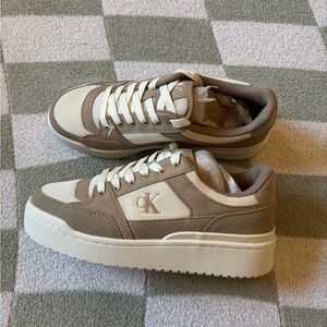 NEW Calvin Klein Women's Alondra Platform Sneakers